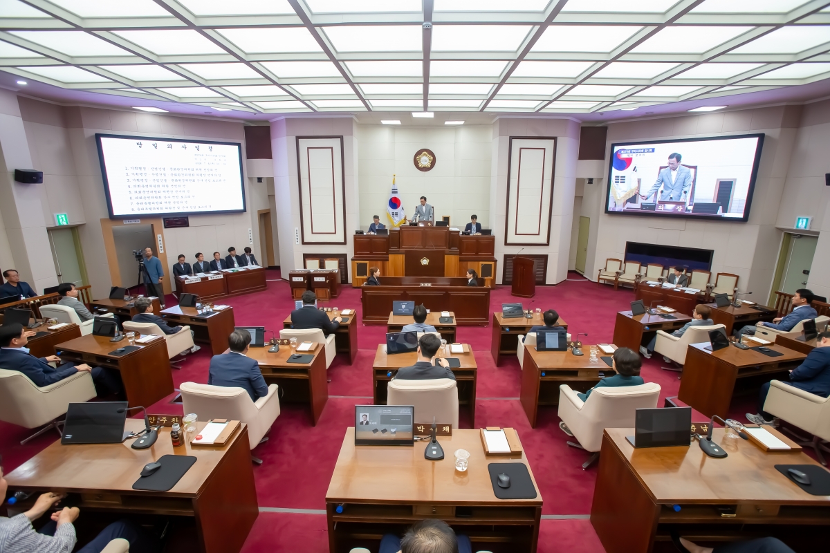 20240704-007[_P7U7615-제278회 임시회 제2차 본회의시 각 상임위원장 선거.jpg