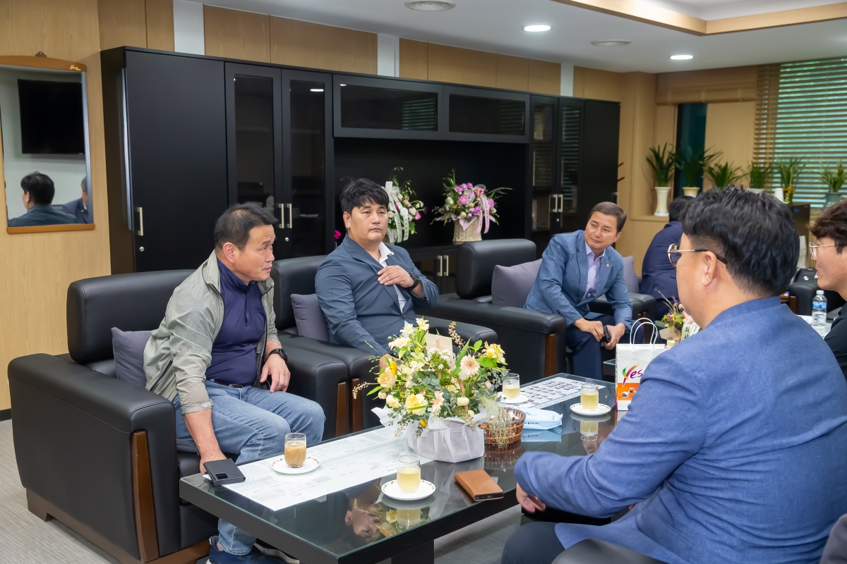 20240710-004[_P7U8302-구미회장단 일행 의장실 방문.jpg