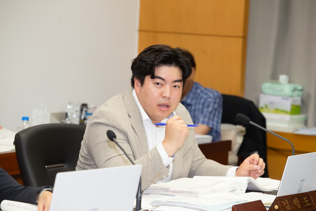 20240725-019[_P7U9761-제279회 임시회 기획행정위원회 2024년도 제1회 추가경정예산안 및 기금운용계획변경안 예비심사활동.jpg