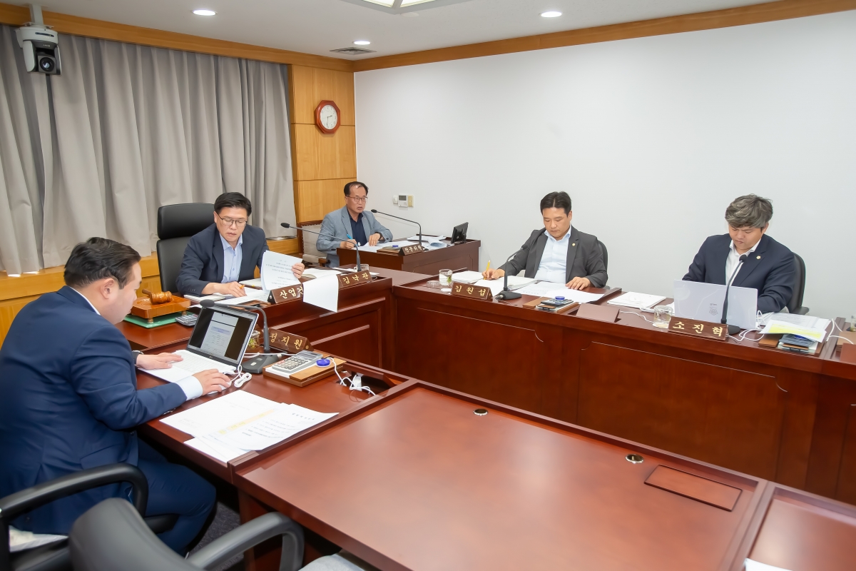 20240724-085[_P7U9586-제279회 임시회 제1차 산업건설위원회 조례안 활동.jpg