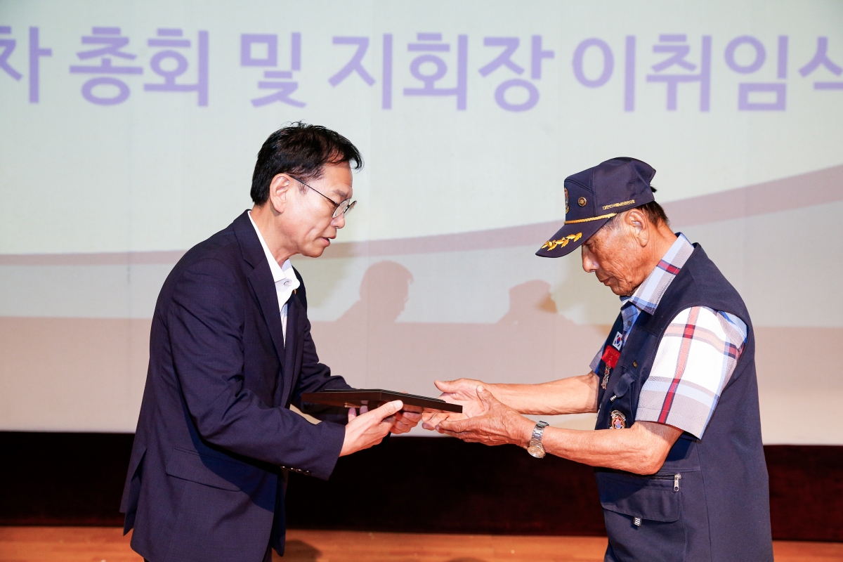 20240720-012[_P7U8859-1-월남참전자회 구미시지회장단 이취임식.jpg