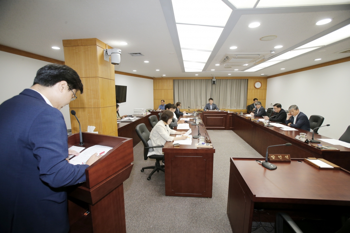 20240828-025[_P7U1823-폐회중 의회운영위원회 활동.jpg