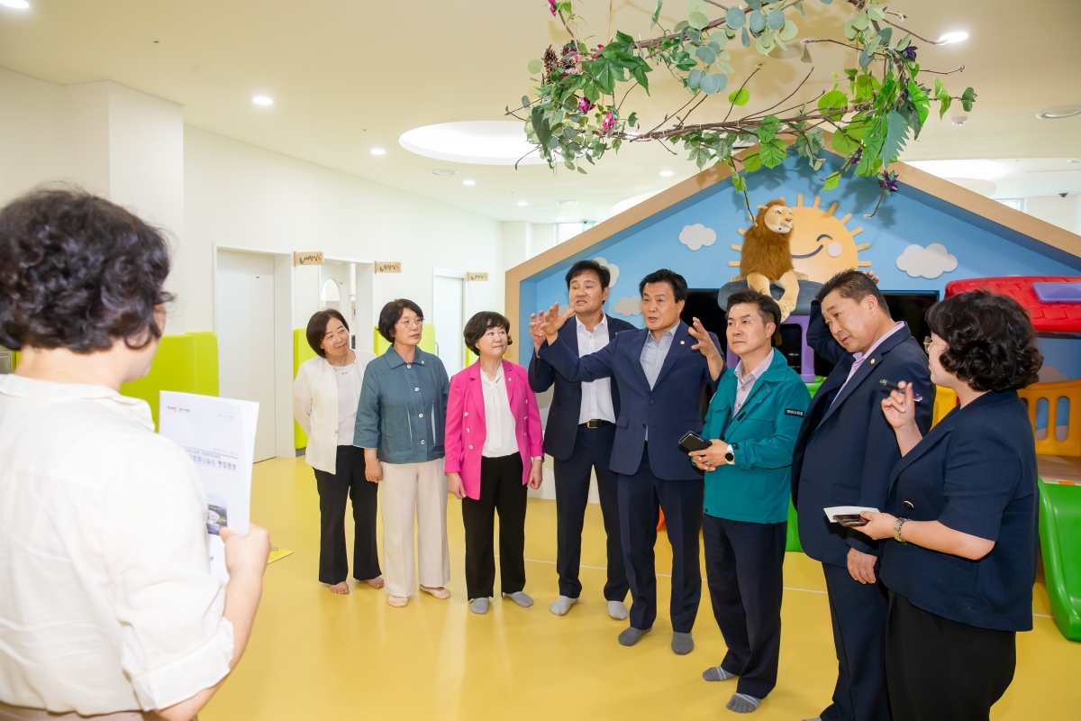 20240904-084[_P7U2994-제280회 임시회 문화환경위원회 강동꿈나무 문화나눔터 현장방문.jpg