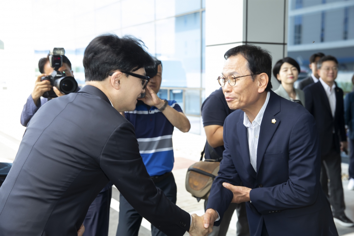 20240903-006[_P7U2331-한동훈 국민의힘 당대표 주)원익QnC 기업체 방문 간담회_1.jpg
