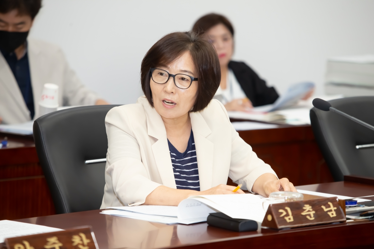 20240905-062[_P7U3159-제280회 임시회 문화환경위원회 조례안 등 심사활동.jpg