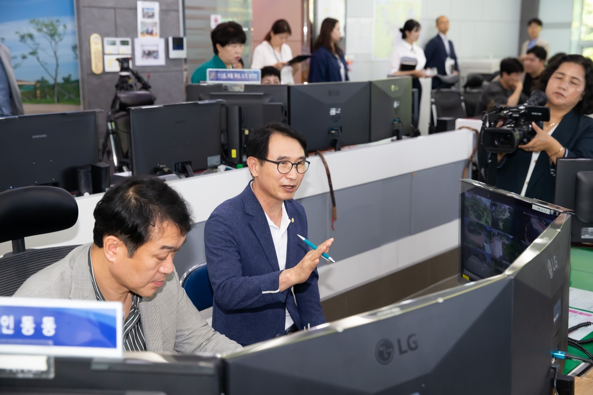 20240910-056[_P7U3936-제280회 임시회 기획행정위원회 구미시 통합관제센터 현장방문.jpg