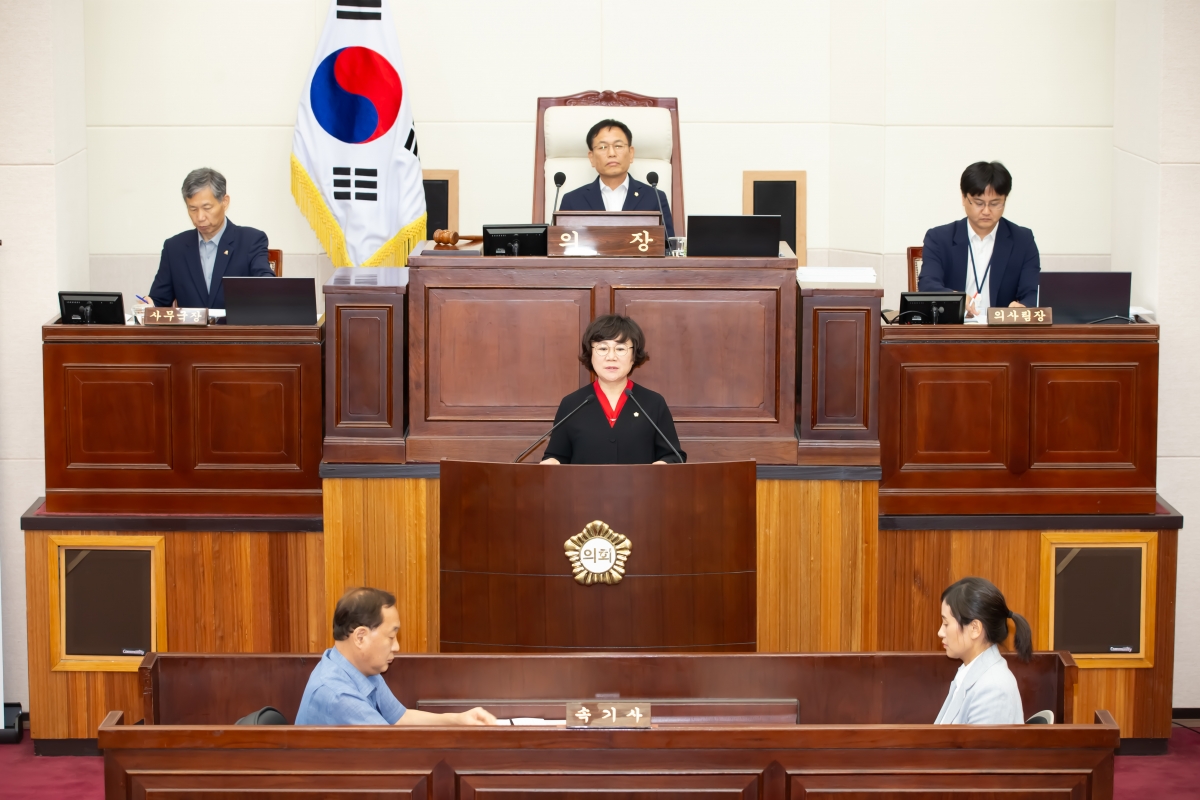 20240911-038[_P7U4096-제280회 임시회 제2차 본회의시 이정희 산업건설위원회 간사 상임위원회 활동결과보고.jpg
