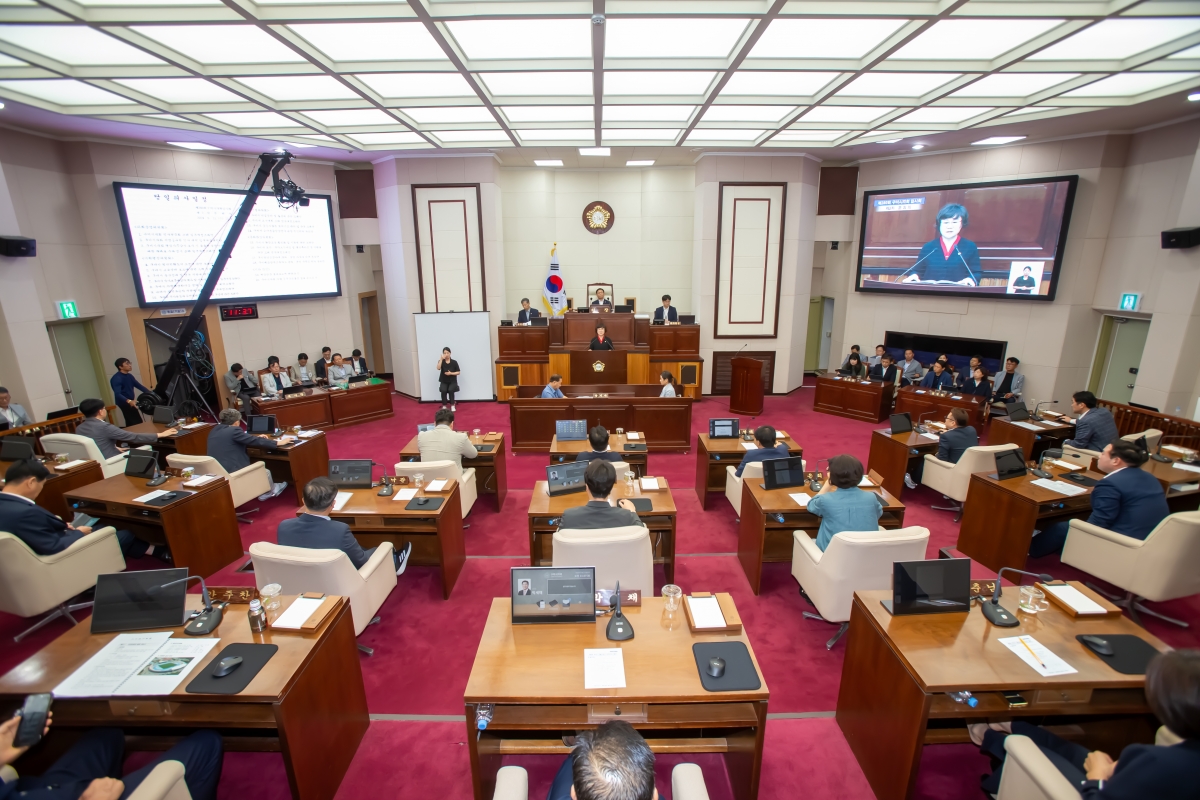 20240911-040[_P7U4100-제280회 임시회 제2차 본회의시 이정희 산업건설위원회 간사 상임위원회 활동결과보고.jpg