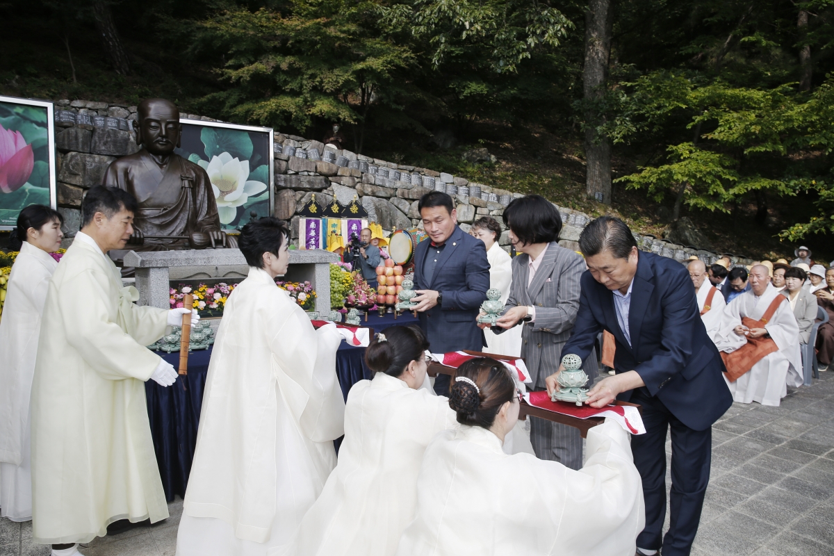 20241009-013[_P7U7474 복사-제8회 향문화대제전.jpg