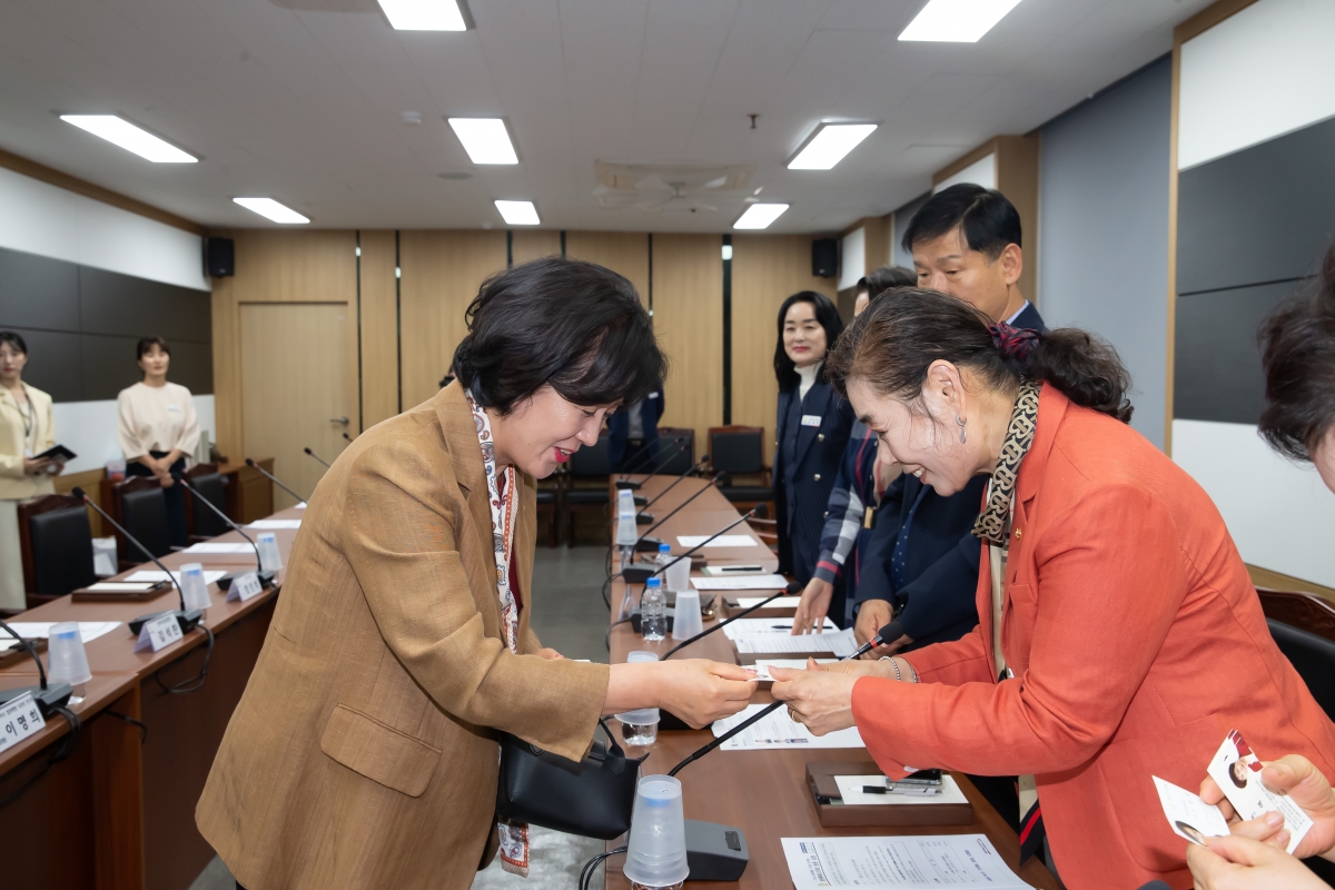 20241010-108[_P7U7601-의원연구단체 구미시 범죄예방 디자인연구회 경남 창원시 창원특례시의회 비교견학.jpg