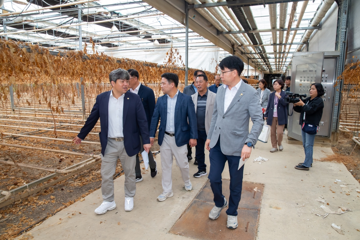 20241018-021[_P7U8813-제281회 임시회 산업건설위원회 구미시설원예생산단지 현장방문.jpg