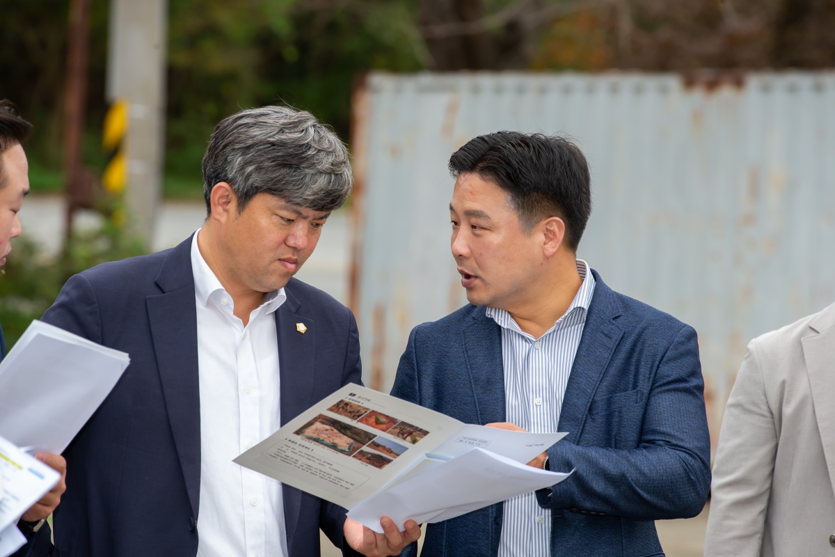 20241018-034[_P7U8841-제281회 임시회 산업건설위원회 소나무재선충병 관련 옥성면 현장방문.jpg