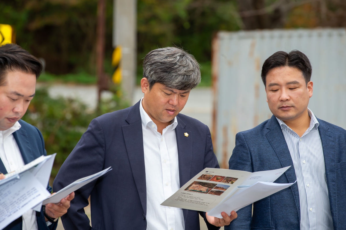 20241018-033[_P7U8840-제281회 임시회 산업건설위원회 소나무재선충병 관련 옥성면 현장방문.jpg