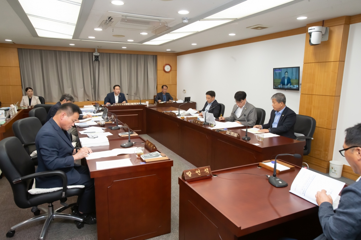 20241017-116[_P7U8718-제281회 임시회시 산업건설위원회 조례안 심사활동.jpg