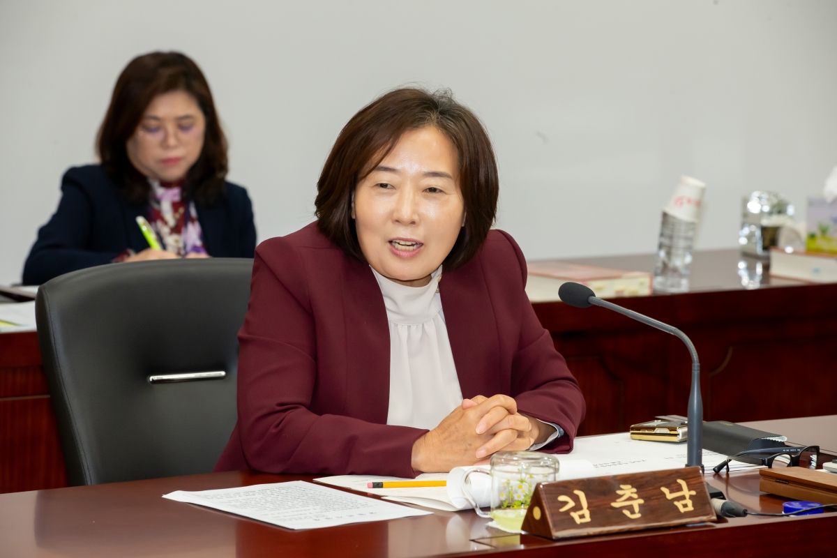 20241017-105[_P7U8507-제281회 임시회시 문화환경위원회 조례안 심사활동.jpg
