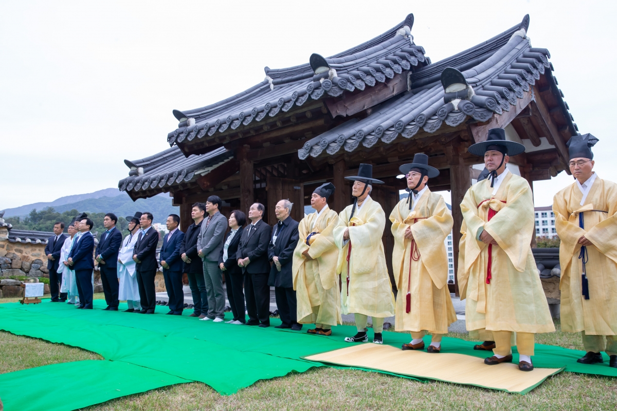 20241021-019[_P7U9168-왕산허위선생 추계향사 및 116주기 추도식.jpg