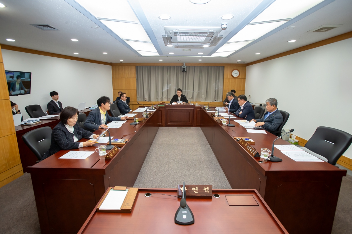 20241115-017[_P7U3260-페회중 의회운영위원회 활동.jpg