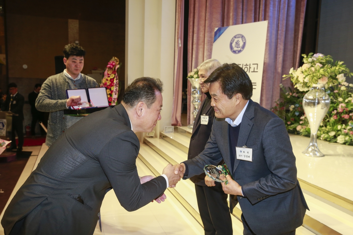 20241125-104[_P7U4409-1-구미회 회장단 이취임식.JPG