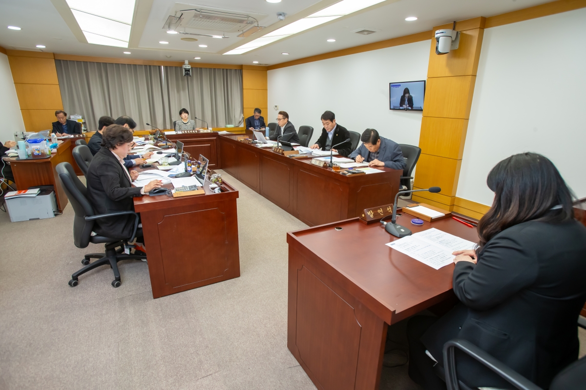 20241126-012[_P7U4649-제262회 정례회시 기획행정위원회 조례안 심사 활동.jpg