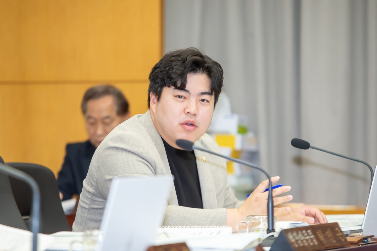 20241129-010[_P7U5161-제262회 정례회시 기획행정위원회 2025년도 예산안 및 기금운용계획안 예비심사활동.jpg