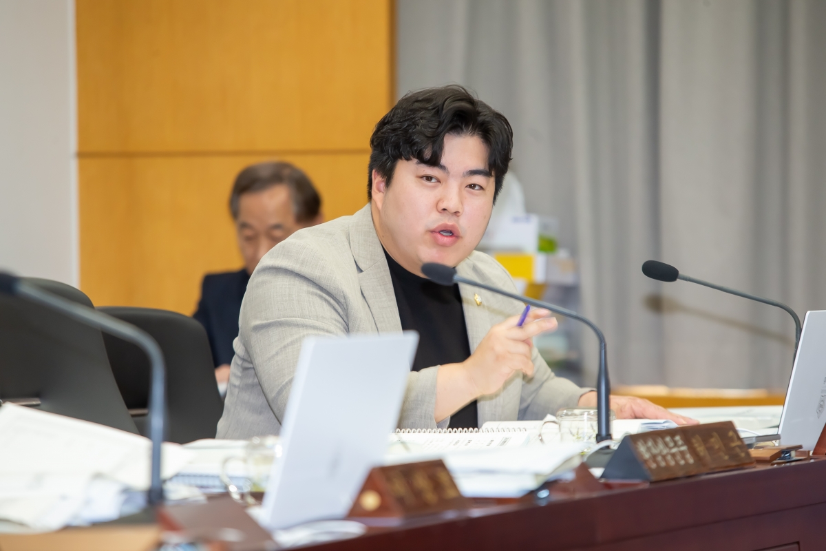 20241129-012[_P7U5166-제262회 정례회시 기획행정위원회 2025년도 예산안 및 기금운용계획안 예비심사활동.jpg