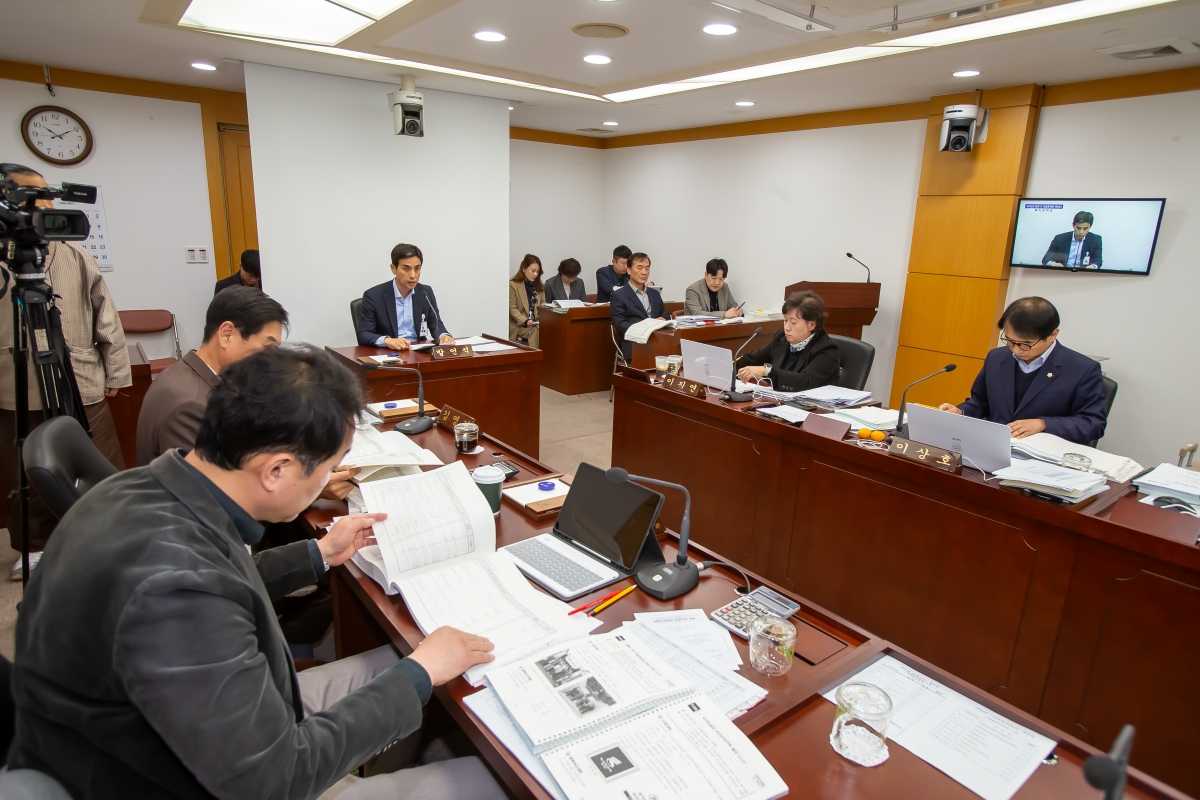 20241129-006[_P7U5151-제262회 정례회시 기획행정위원회 2025년도 예산안 및 기금운용계획안 예비심사활동.jpg