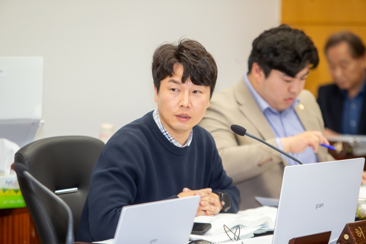 20241128-012[_P7U5098-제262회 정례회시 기획행정위원회 2025년도 예산안 및 기금운용계획안 예비심사활동.jpg