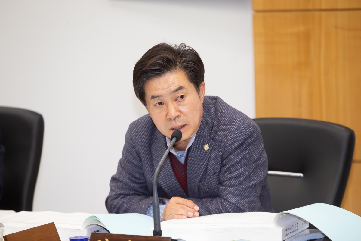 20241127-050[_P7U4798-제262회 정례회시 문화환경위원회 2025년도 예산안 및 기금운용계획안 예비심사활동.jpg