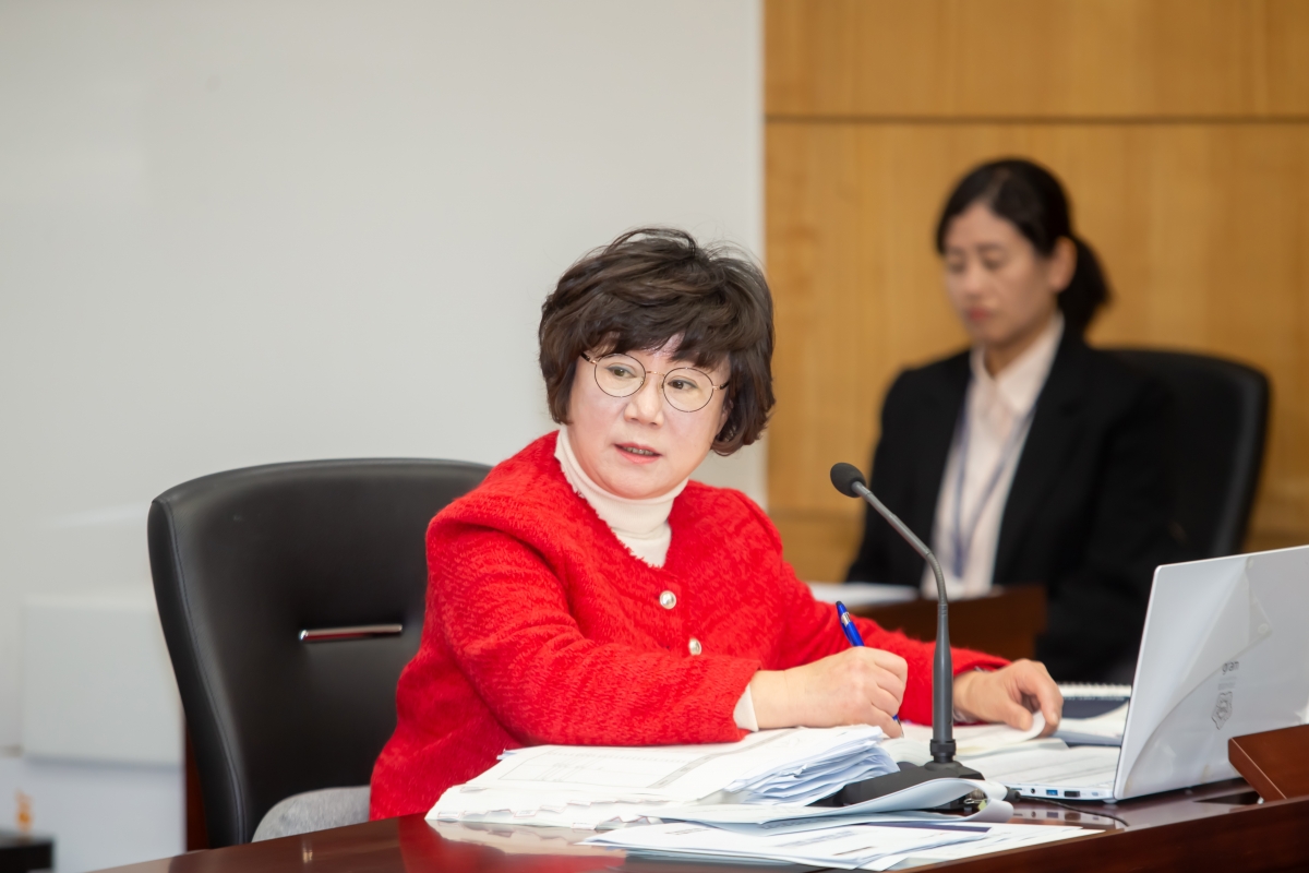 20241128-036[_P7U5037-제262회 정례회시 문화환경위원회 2025년도 예산안 및 기금운용계획안 예비심사활동.jpg