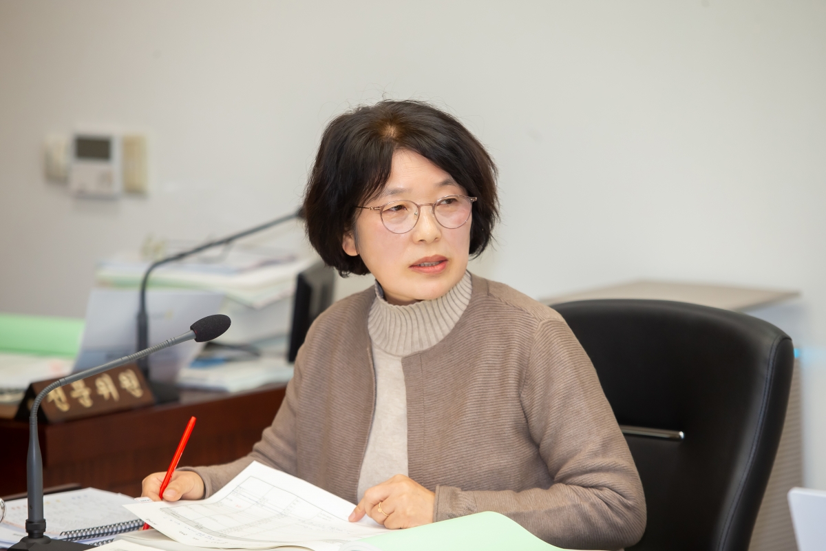 20241127-056[_P7U4910-제262회 정례회시 문화환경위원회 2025년도 예산안 및 기금운용계획안 예비심사활동.jpg