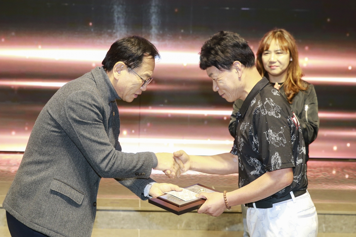 20241129-031[_P7U5208-제33회 구미시장기타기 볼링대회 시상식 및 볼링인의 밤.jpg