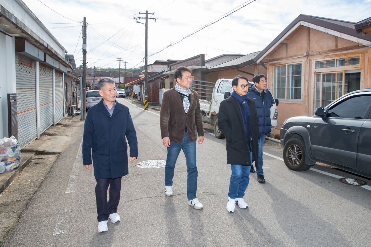 20241203-033[_P7U5609-제262회 정례회시 기획행정위원회 영덕군 뚜벅이마을 비교견학.jpg