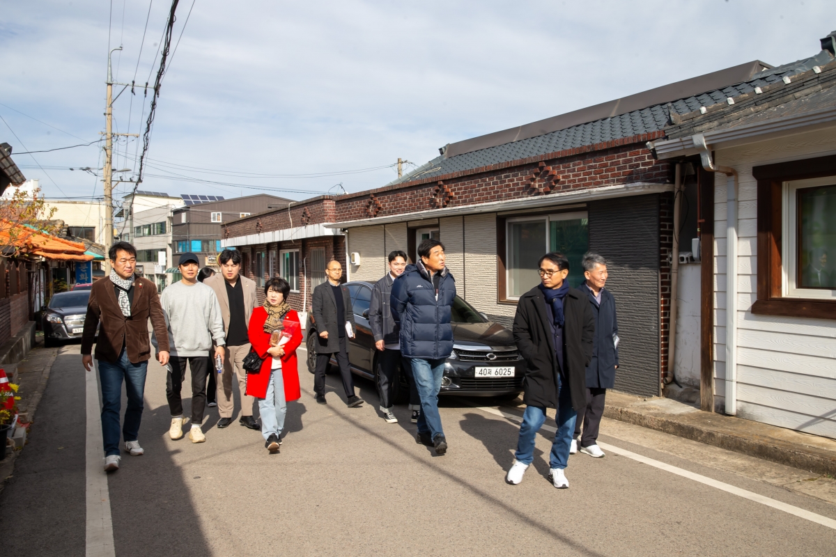 20241203-054[_P7U5650-제262회 정례회시 기획행정위원회 영덕군 뚜벅이마을 비교견학.jpg