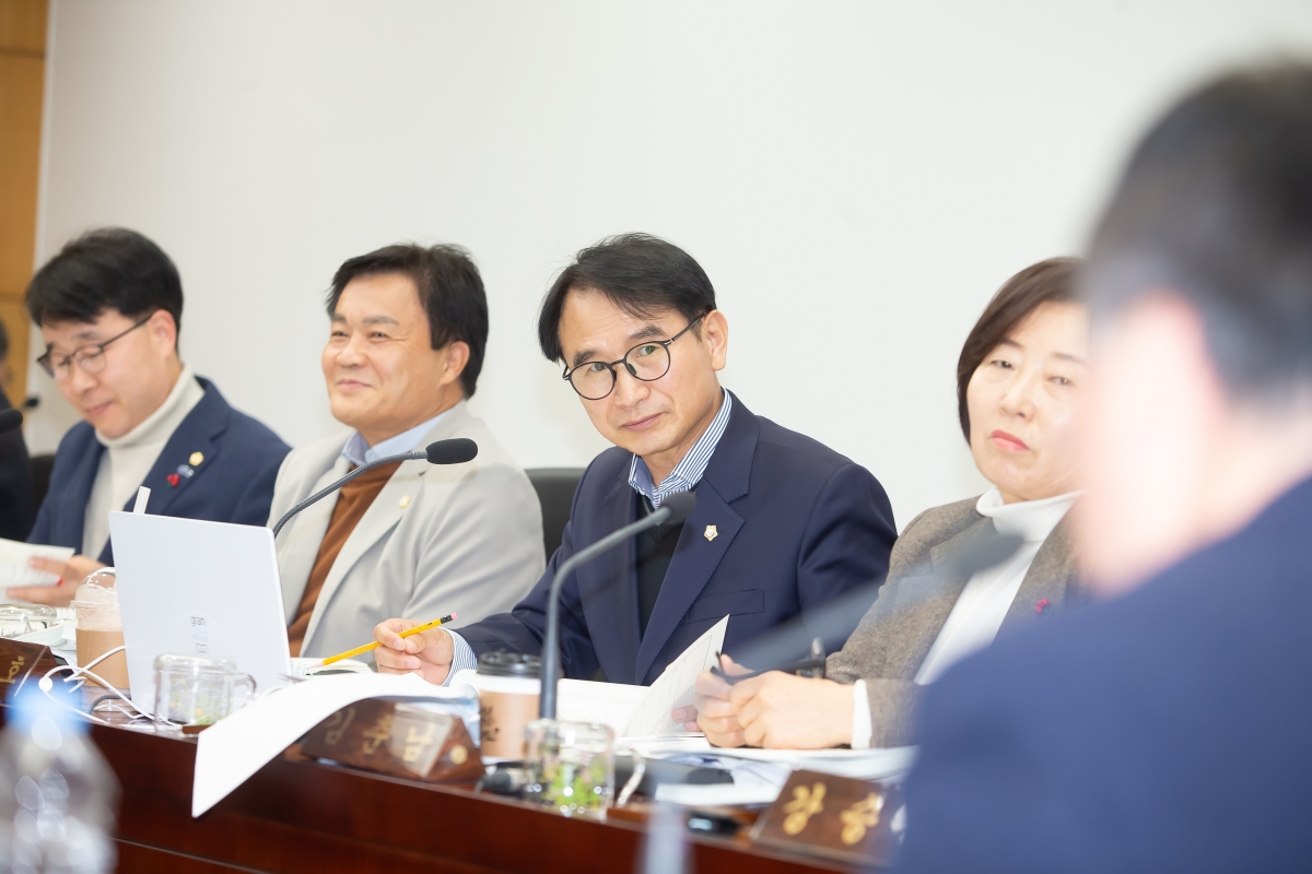 20241205-021[_P7U5866-제262회 정례회시 예산결산위원회 2025년도 예산안 및 기금운용계획안 심사활동.jpg