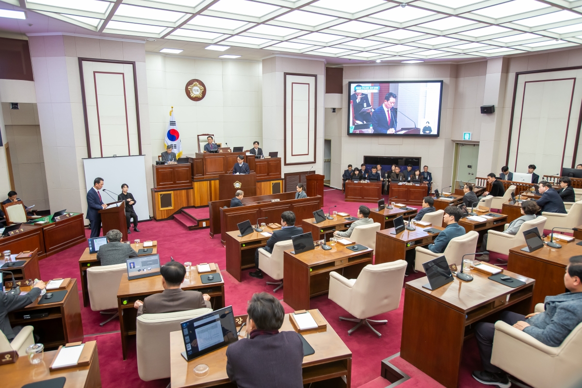 20241217-024[_P7U6894-제262회 정례회 제3차 본회의시 이상호 의원 시정질문.jpg