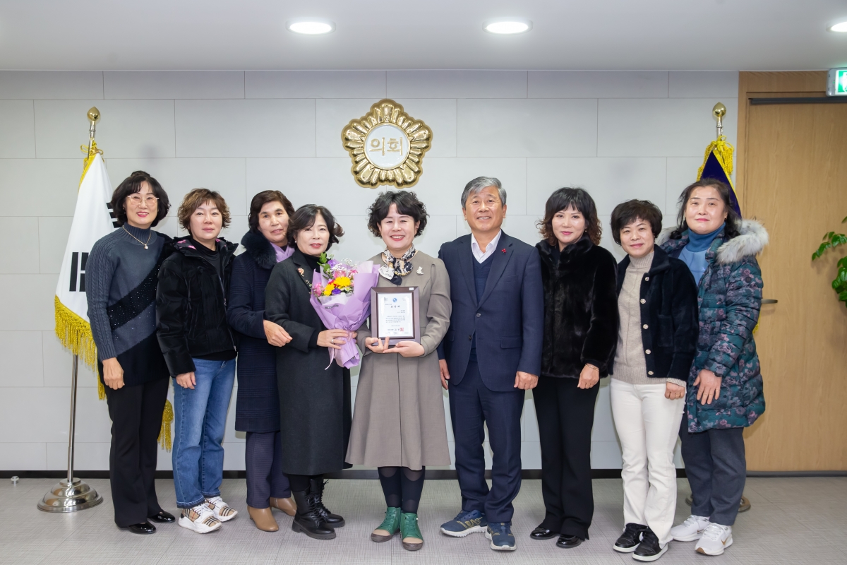 20241219-006[_P7U7437-선산읍민 일행 부의장실 방문.jpg
