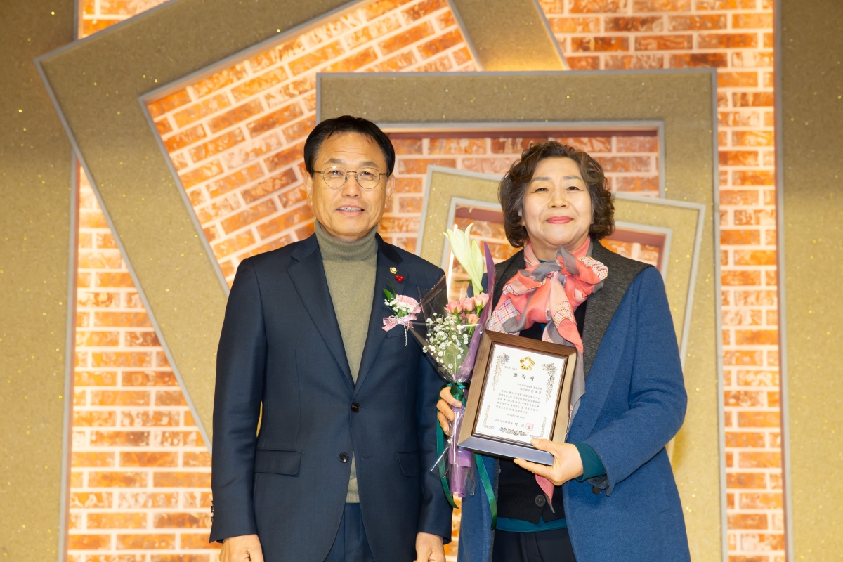 20241219-029[_P7U7512-2024 구미여성대학 회장 이취임식.jpg