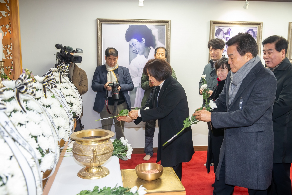 20250102-015[_P7U8504-2025년 새해 박정희 대통령 생가 참배.jpg