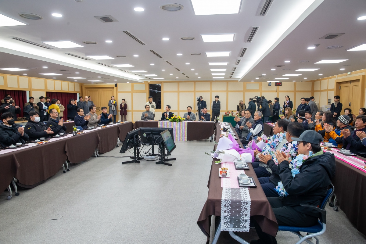 20250110-018[_P7U9122-남극 빈슨메시프 등정 성공 7대륙 세계최고봉 원정대 환영식.jpg