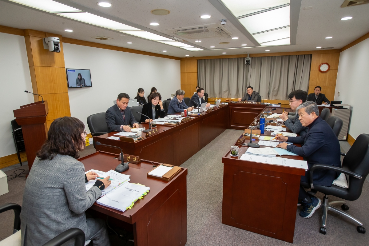 20250115-030[_P7U9584-제283회 임시회시 산업건설위원회 조례안 심사활동.jpg