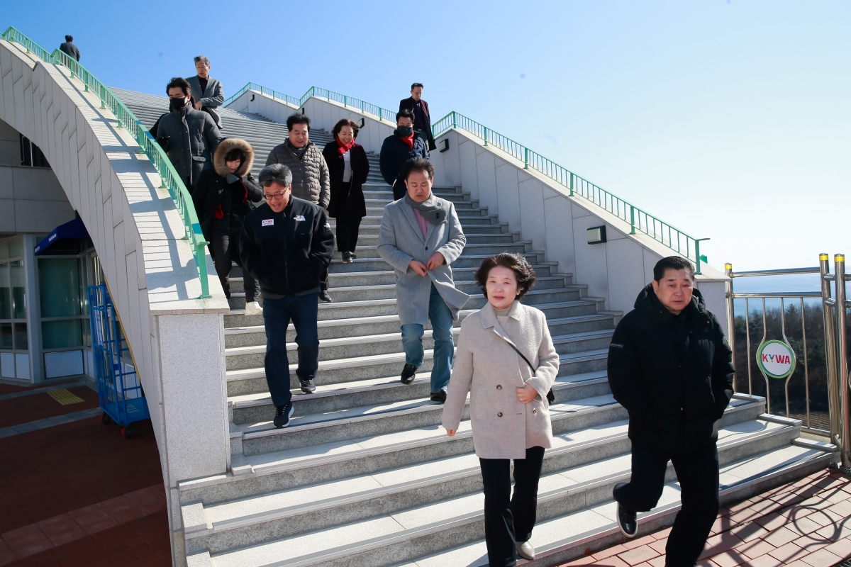 20250205-047[61897-13-문화환경위원회 영덕군 국립청소년해양센터 비교견학.jpg
