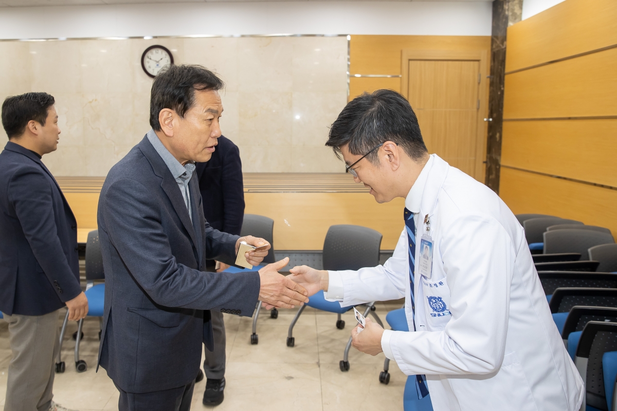 20250320-003[AMG_4127-서울대학교 치과병원 찾아가는 진료소 격려 방문.jpg