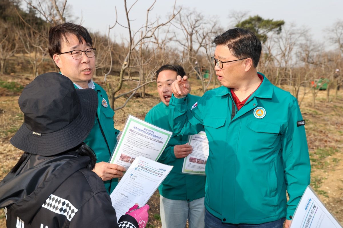 20250324-019[AMG_4526-폐회중 산업건설위원회 옥성면 산불예방을 위한 현장 방문.jpg