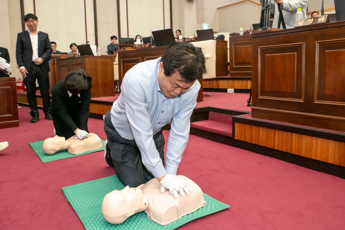 20250414-103[IMG_8474-구미시의회 심폐소생술 교육.jpg