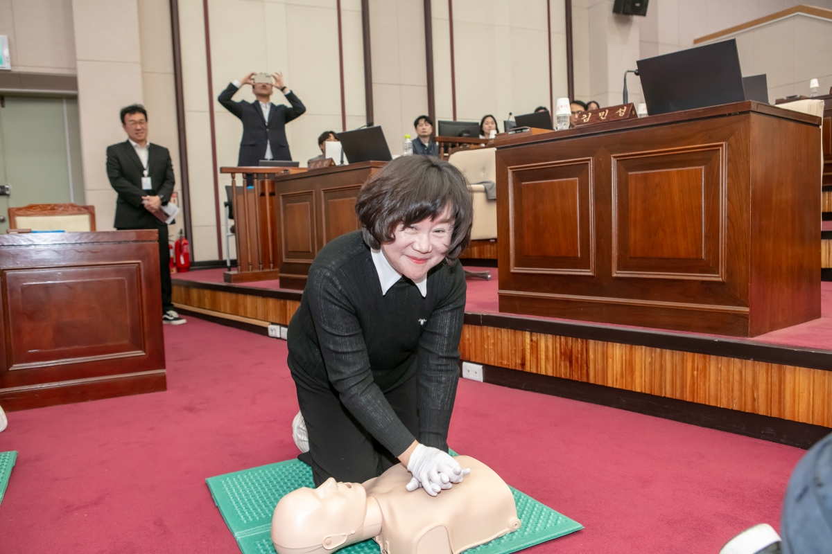 20250414-107[IMG_8481-구미시의회 심폐소생술 교육.jpg