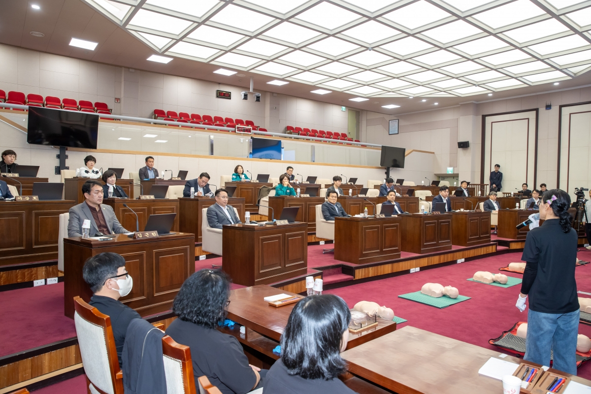 20250414-062[AMG_5769-구미시의회 심폐소생술 교육.jpg