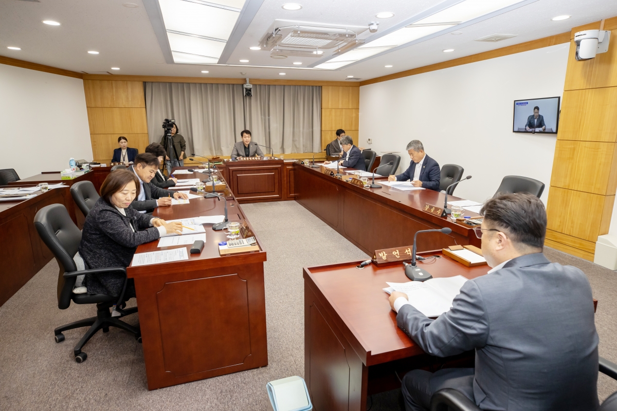 20250415-001[AMG_5973-제286회 임시회시 의회운영위원회 조례안 활동.jpg