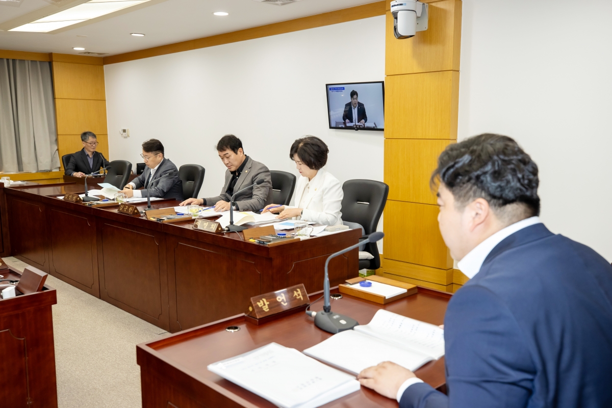 20250415-022[AMG_6021-제286회 임시회시 기획행정위원회 조례안 활동.jpg