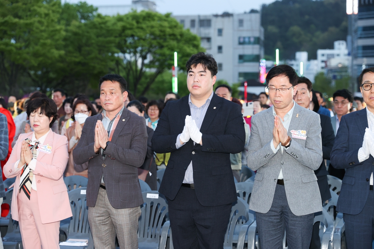 20250417-053[AMG_6497-1-불기 2569년 구미시청 봉축연등 점등식.JPG