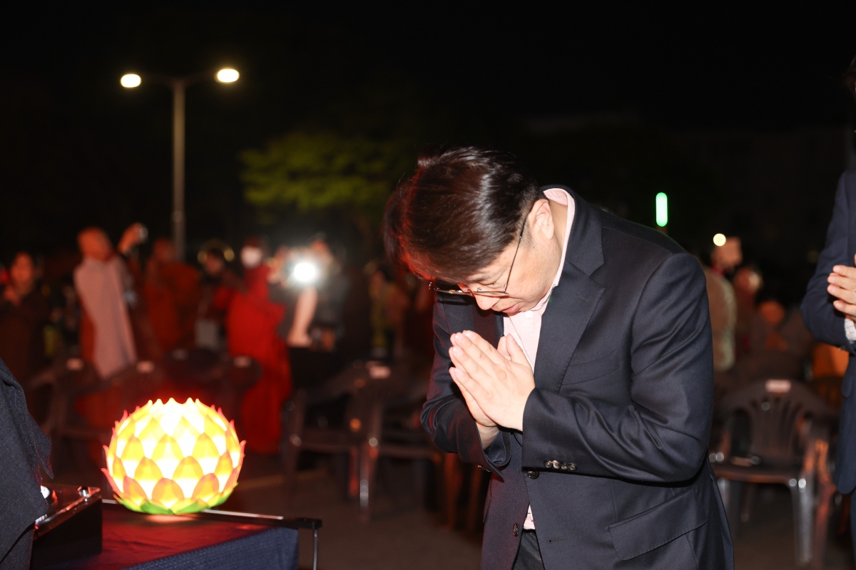 20250417-069[AMG_6539-1-불기 2569년 구미시청 봉축연등 점등식.JPG